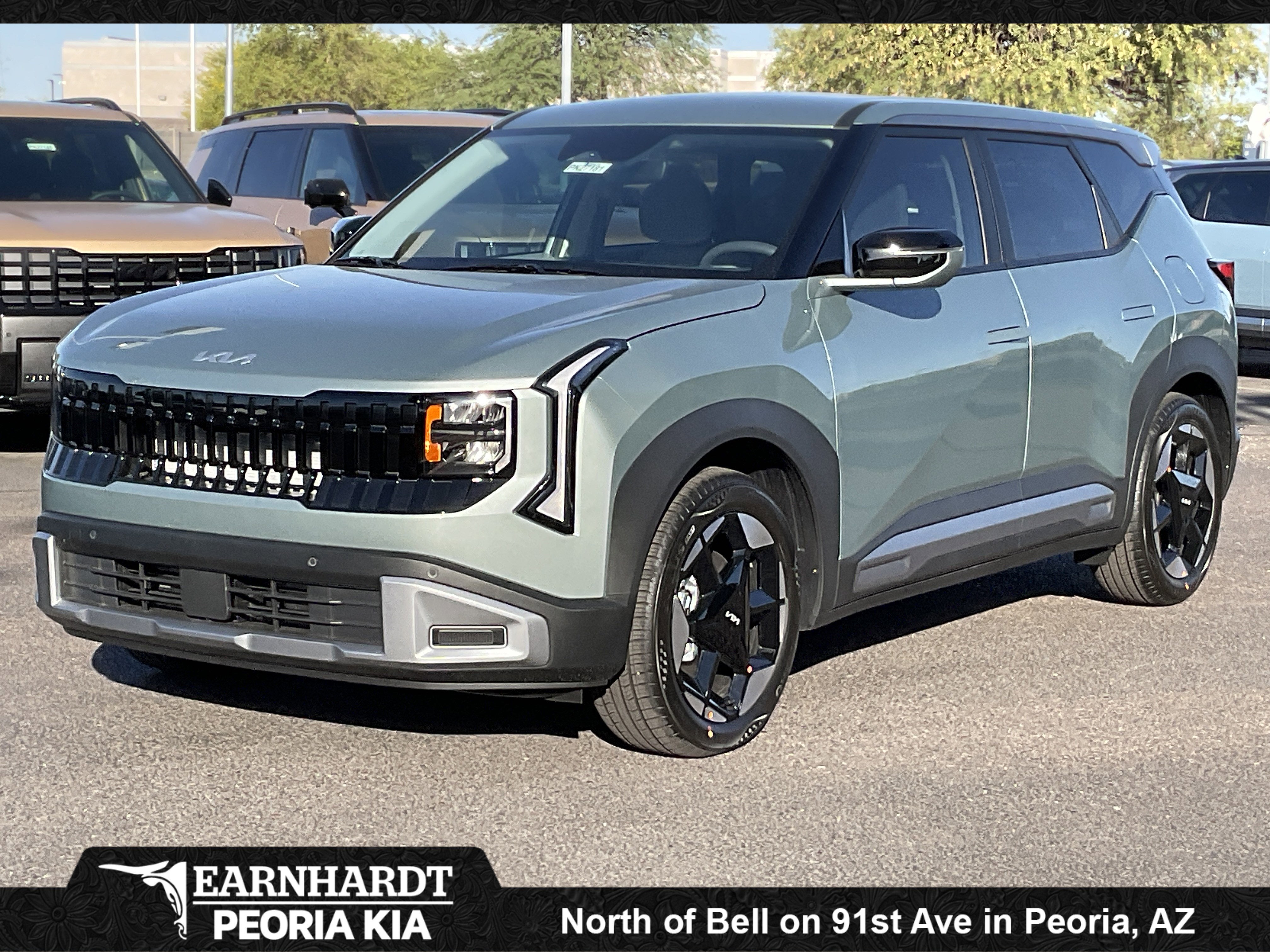 2027 Kia Seltos S in Iceberg Green — front three-quarter view