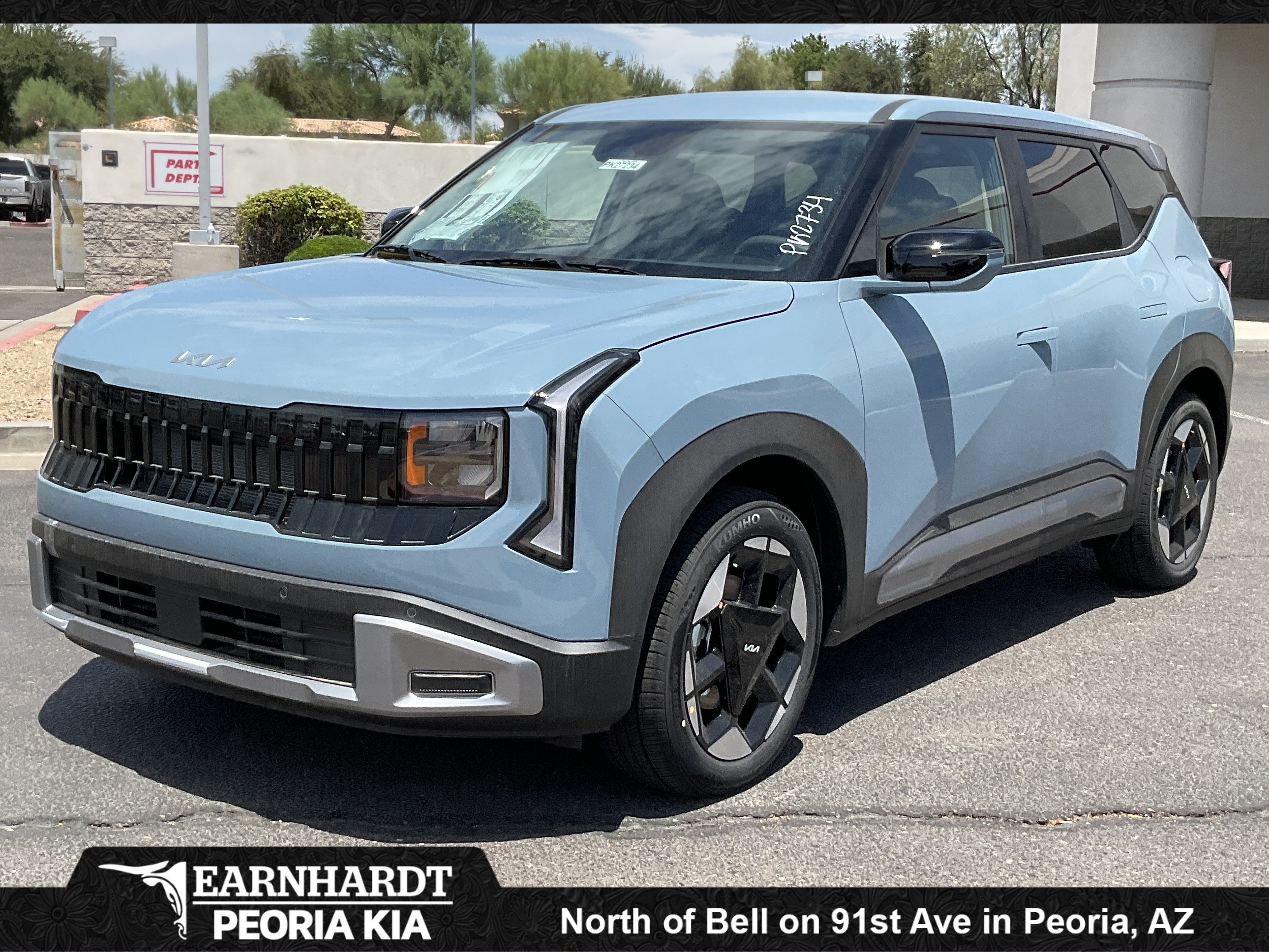 2027 Kia Seltos S in Frost Blue — front three-quarter view