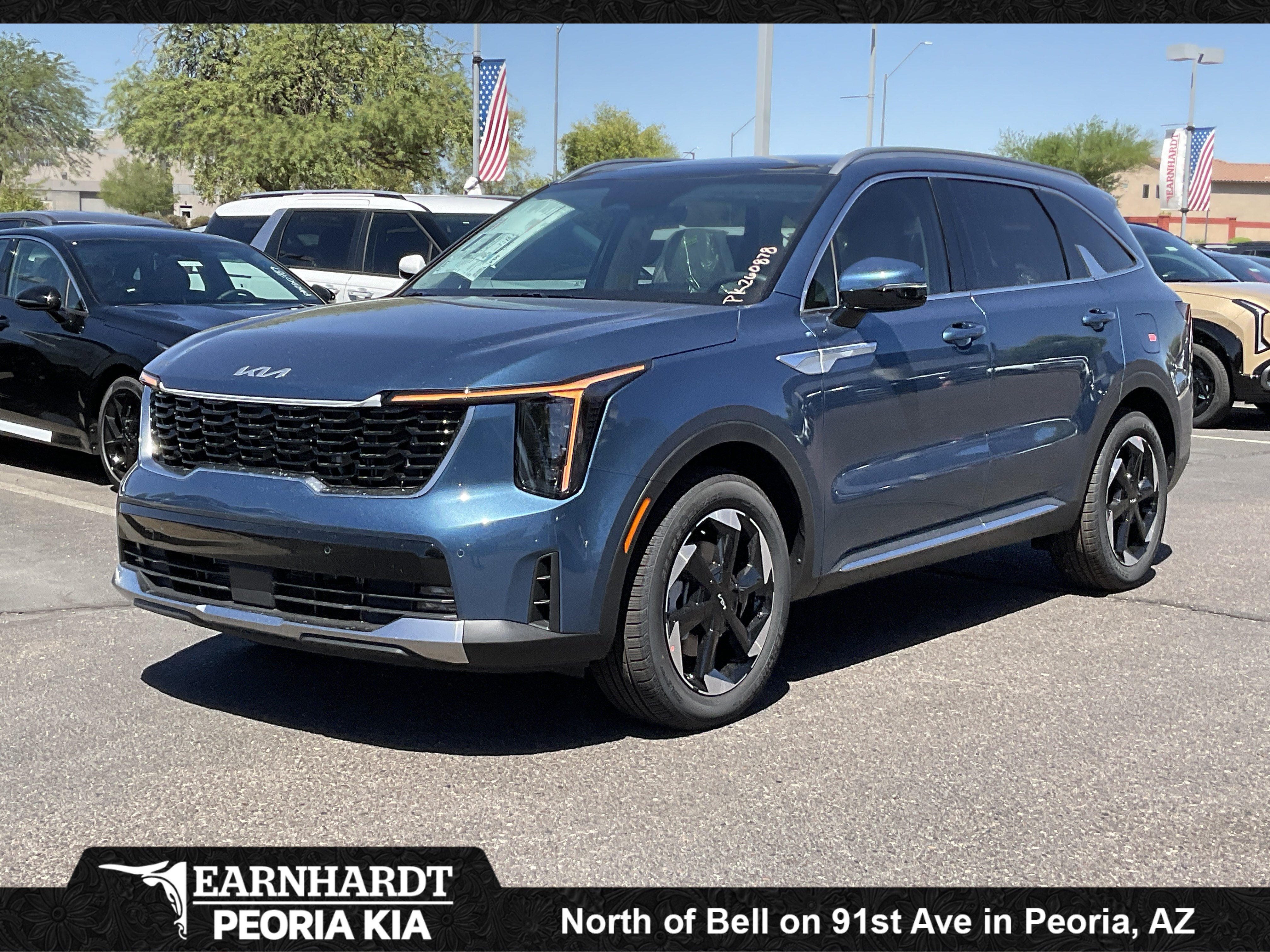 2026 Kia Sorento Hybrid EX in Mineral Silver — front three-quarter view